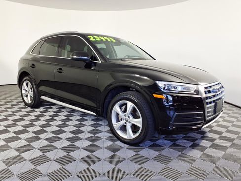 Used 2020 Audi Q5 2.0T Premium w/ Convenience Package image 3