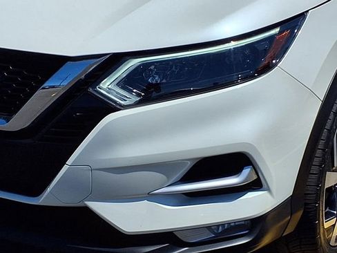 Used 2021 Nissan Rogue Sport SL w/ Premium Package FWD image 29