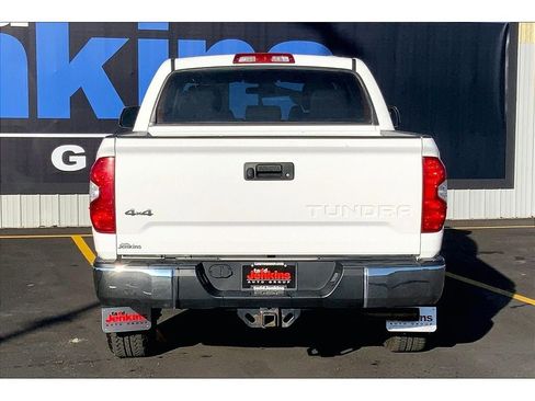 Used 2017 Toyota Tundra SR5 image 4