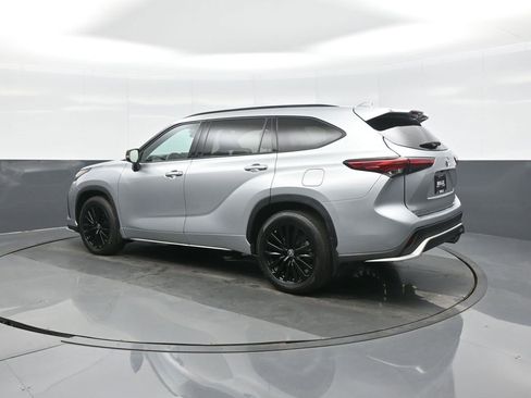 Certified 2023 Toyota Highlander XSE image 5