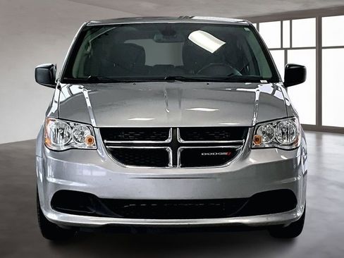 Used 2019 Dodge Grand Caravan SE w/ UConnect Hands-Free Group image 4