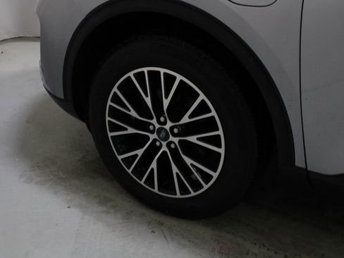 Used 2022 Ford Escape Titanium image 29