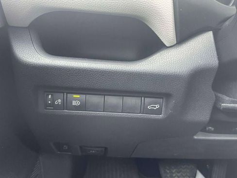 Used 2021 Toyota RAV4 XLE w/ Convenience Package image 21