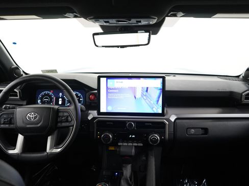 Certified 2025 Toyota 4Runner TRD Off-Road Premium image 15