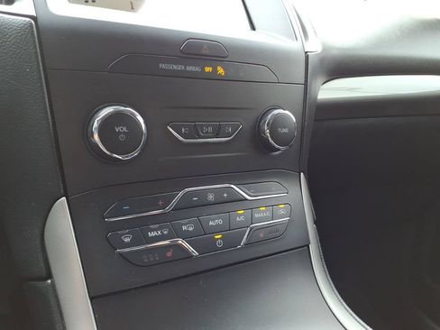 Used 2019 Ford Edge SEL w/ Equipment Group 201A FWD image 20