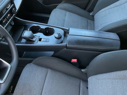 Used 2023 Nissan Rogue SV image 32