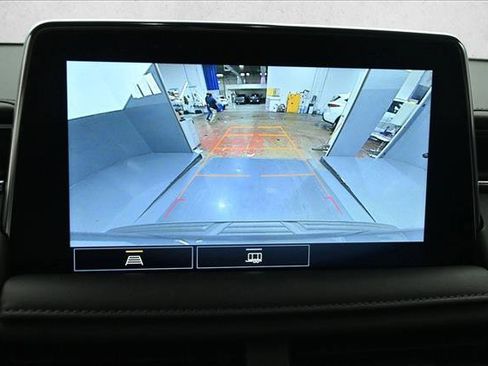 Used 2021 Chevrolet Suburban LT RWD image 15