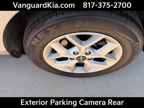 Certified 2025 Kia Soul LX w/ LX Technology Package FWD image 9