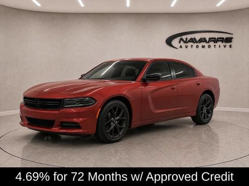 Used 2021 Dodge Charger SXT w/ Blacktop Package RWD image 3