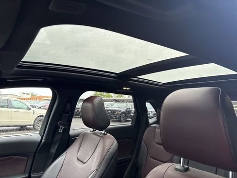 Used 2020 Ford Edge Titanium w/ Equipment Group 301A AWD/4WD image 10