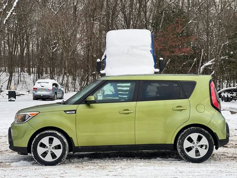 Used 2016 Kia Soul w/ Convenience Package FWD image 3