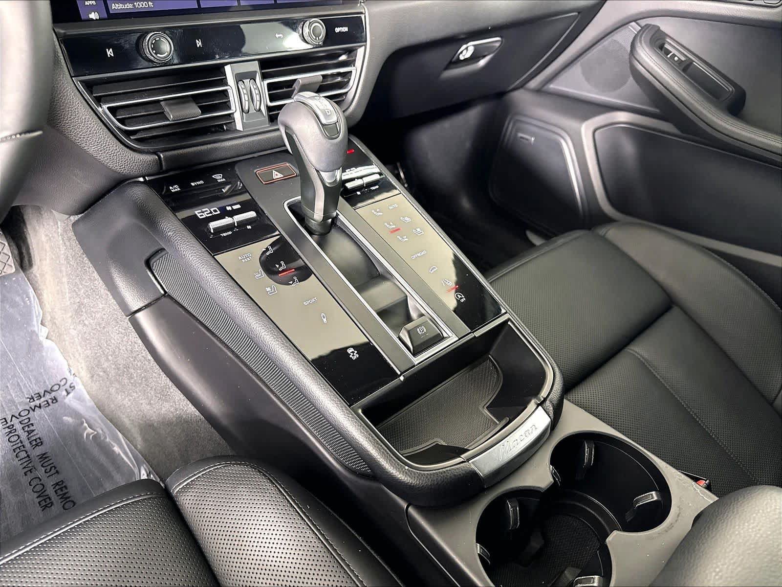 Certified 2023 Porsche Macan S AWD/4WD image 16