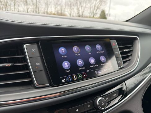 Used 2024 Buick Enclave Premium image 32
