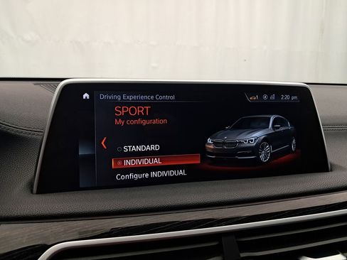 Used 2019 BMW 750i xDrive w/ M Sport Package image 32