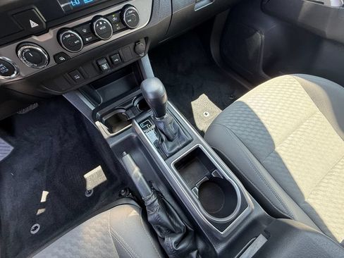 Certified 2023 Toyota Tacoma SR5 AWD/4WD image 10