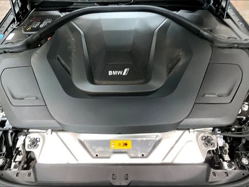 Used 2025 BMW i4 eDrive40 w/ M Sport Package image 13