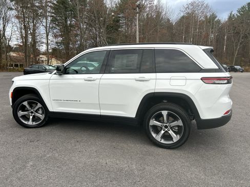 New 2025 Jeep Grand Cherokee Limited w/ Luxury Tech Group II image 12