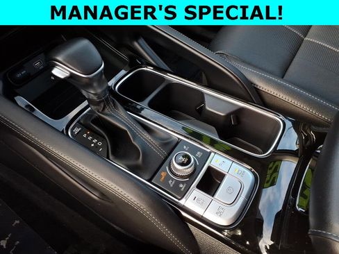 Used 2022 Kia Telluride SX image 16