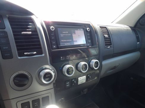 Used 2014 Toyota Sequoia Limited AWD/4WD image 7