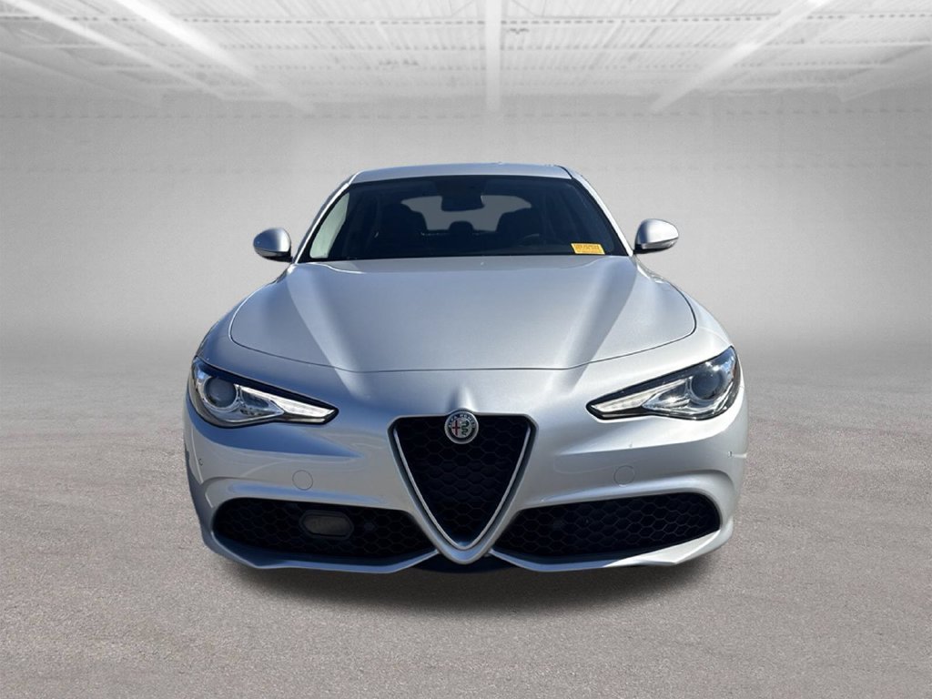 Used 2017 Alfa Romeo Giulia Ti w/ TI 19" Sport Package RWD image 2