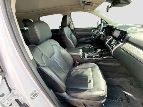 Used 2022 Kia Sorento SX image 16
