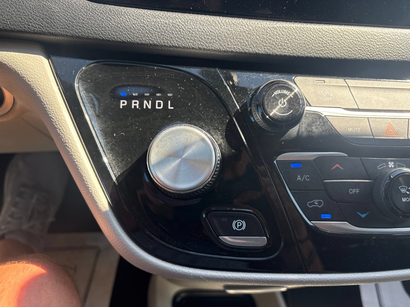 Used 2021 Chrysler Voyager Lxi FWD image 29