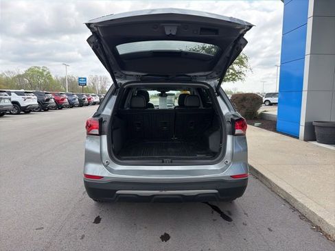 Used 2023 Chevrolet Equinox Premier FWD image 10