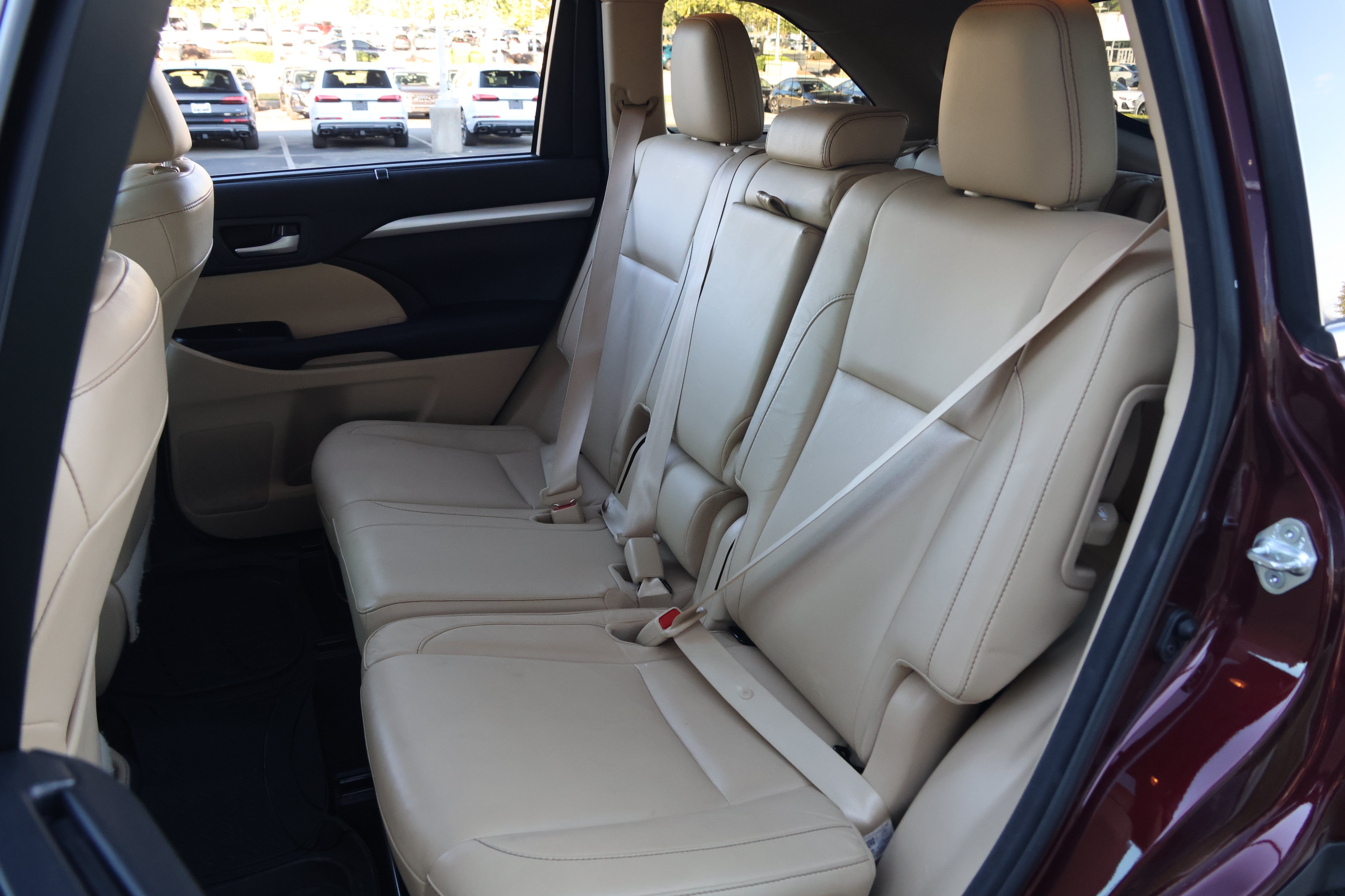Used 2017 Toyota Highlander XLE AWD/4WD image 36