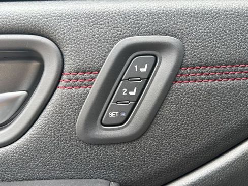 Certified 2026 Honda Pilot Black Edition image 15