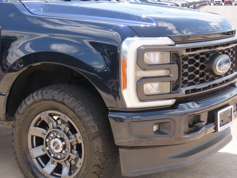 Used 2023 Ford F250 Lariat w/ Lariat Ultimate Package AWD/4WD image 6