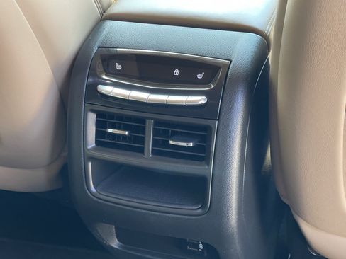 Used 2017 Cadillac XT5 Platinum w/ Driver Assist Package image 13