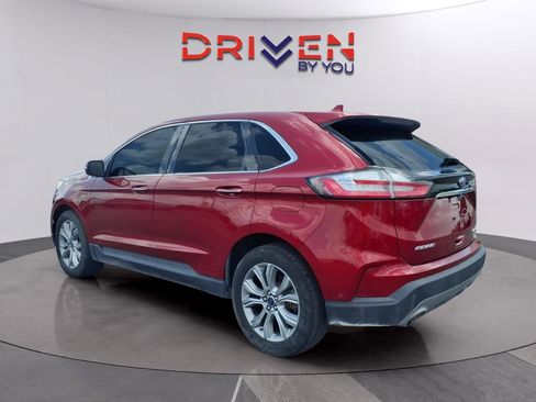 Used 2019 Ford Edge Titanium w/ Equipment Group 301A FWD image 3
