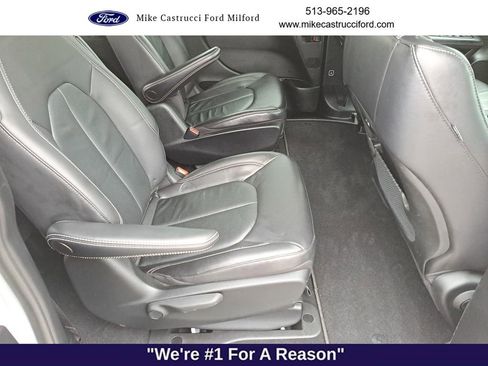 Used 2022 Chrysler Pacifica Touring-L w/ S Appearance Package image 25