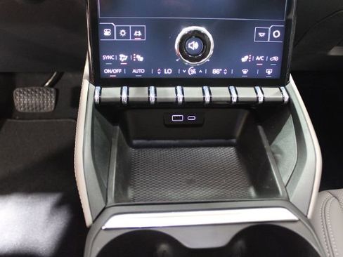 New 2026 GMC Terrain Elevation w/ Elevation Premium Package AWD/4WD image 33