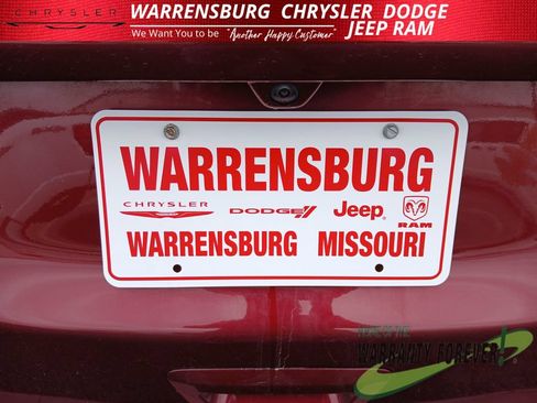 Used 2020 Chrysler Pacifica Touring-L FWD image 33