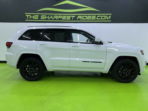 Used 2021 Jeep Grand Cherokee Laredo X AWD/4WD image 11