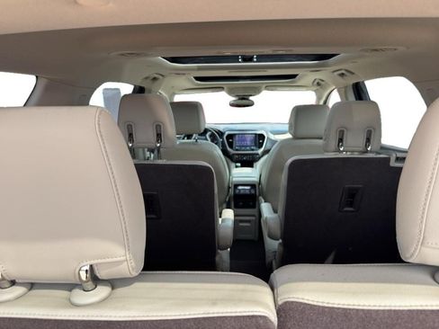 Used 2017 GMC Acadia Denali w/ Technology Package AWD/4WD image 9