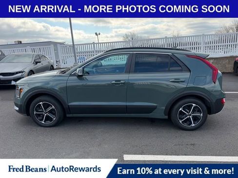 Used 2023 Kia Niro EX image 4