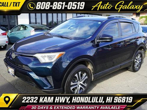 Used 2017 Toyota RAV4 LE FWD image 1