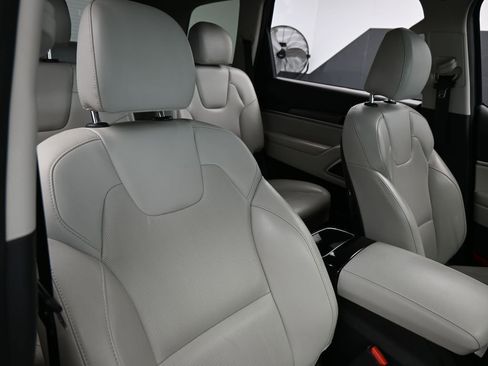 Used 2021 Kia Telluride S image 43