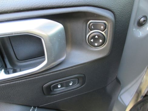 Used 2022 Jeep Wrangler Unlimited Sahara w/ Cold Weather Group image 12