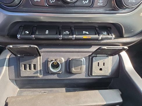 Certified 2015 Chevrolet Silverado 1500 LTZ w/ LTZ Plus Package AWD/4WD image 20