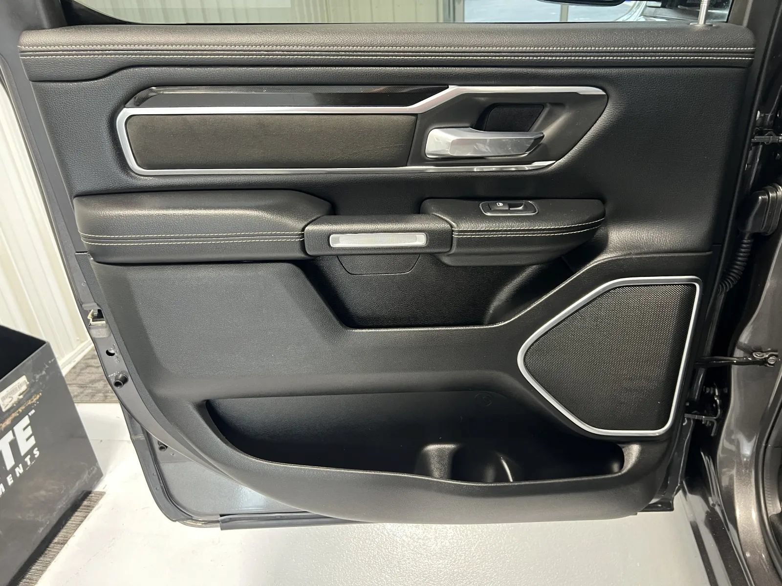 Used 2020 RAM 1500 Laramie AWD/4WD image 33