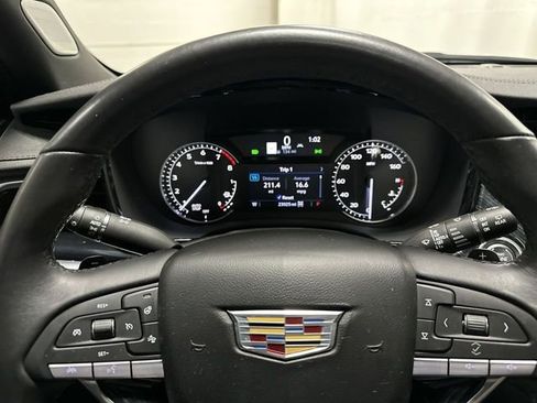 Certified 2025 Cadillac XT6 Premium Luxury AWD/4WD image 10