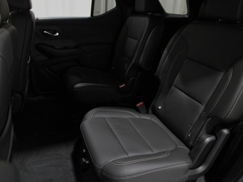 Used 2023 Chevrolet Traverse LT image 20
