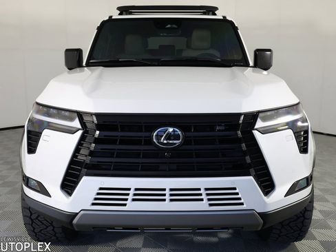 Used 2024 Lexus GX 550 image 2