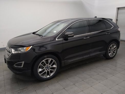 Used 2017 Ford Edge Titanium w/ Equipment Group 301A FWD image 2