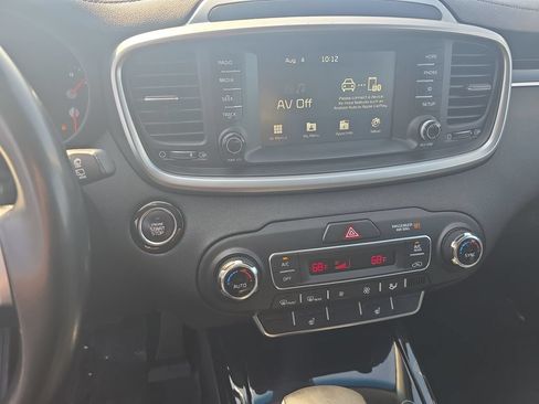 Used 2020 Kia Sorento EX FWD image 12