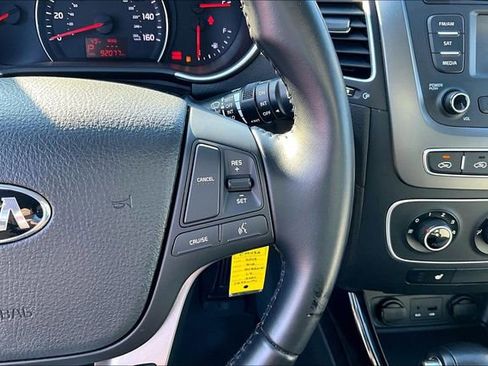 Used 2015 Kia Sorento LX image 17
