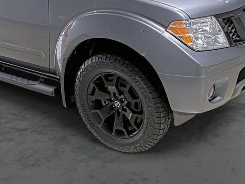 Used 2020 Nissan Frontier SV w/ Midnight Edition Floor Mats AWD/4WD image 15